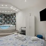 Casa Giulia Centro Jacuzzi Privata Piazza Del Plebiscito Wifi Daire *