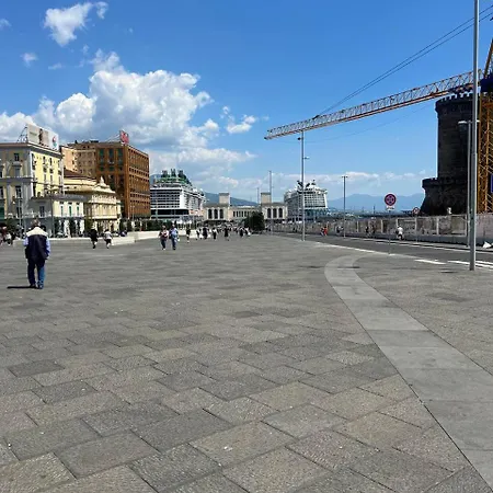 Casa Giulia Centro Jacuzzi Privata Piazza Del Plebiscito Wifi Neapel