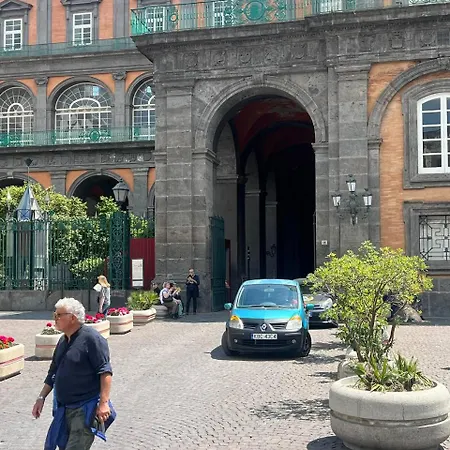 Casa Giulia Centro Jacuzzi Privata Piazza Del Plebiscito Wifi * Neapel