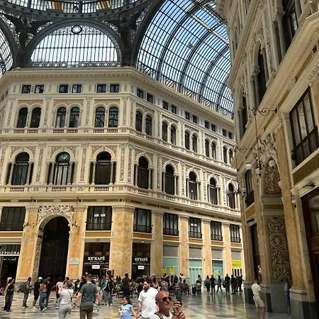 Casa Giulia Centro Jacuzzi Privata Piazza Del Plebiscito Wifi Neapel