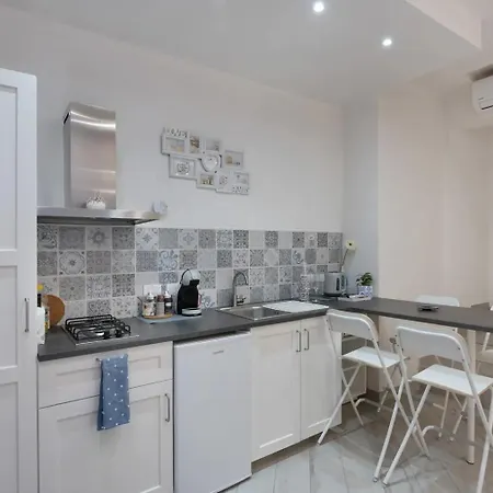 Casa Giulia Piazza Plebiscito * Naples