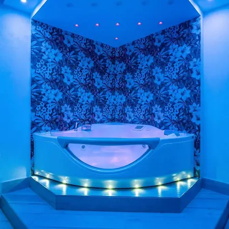 Casa Giulia Centro Jacuzzi Privata Piazza Del Plebiscito Wifi Apartment