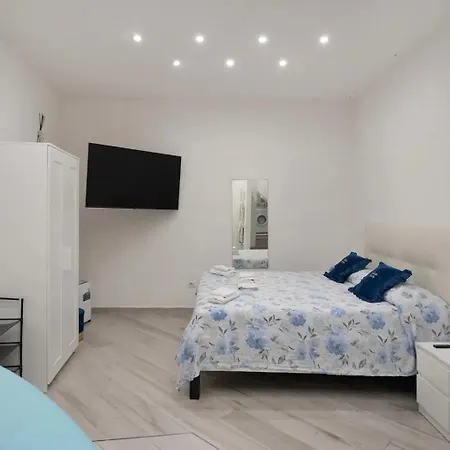 Casa Giulia Centro Jacuzzi Privata Piazza Del Plebiscito Wifi Apartment Neapel