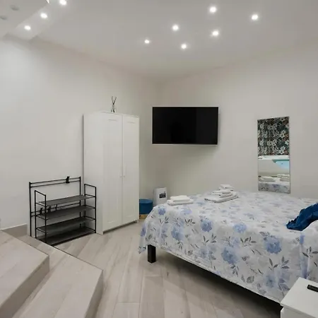 Casa Giulia Centro Jacuzzi Privata Piazza Del Plebiscito Wifi Neapel