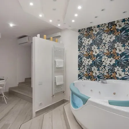Casa Giulia Centro Jacuzzi Privata Piazza Del Plebiscito Wifi * Neapel