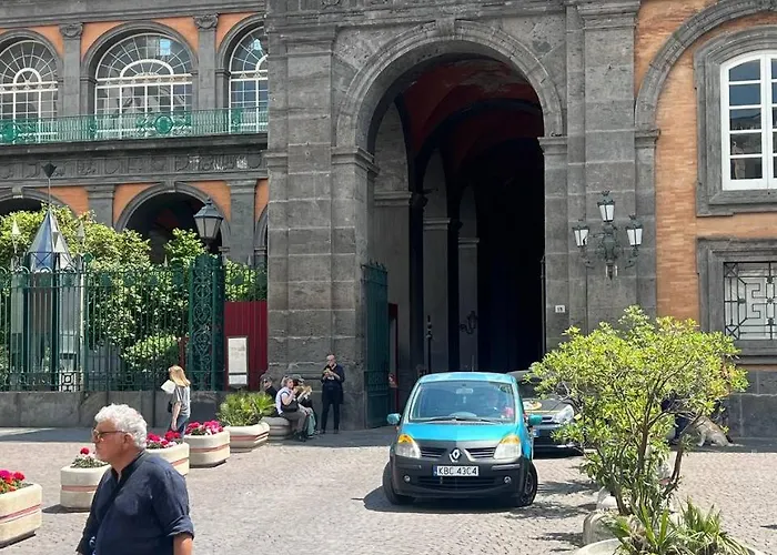 Casa Giulia Piazza Plebiscito * Napoli