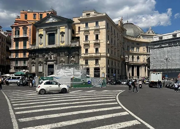 Casa Giulia Piazza Plebiscito * Neapel