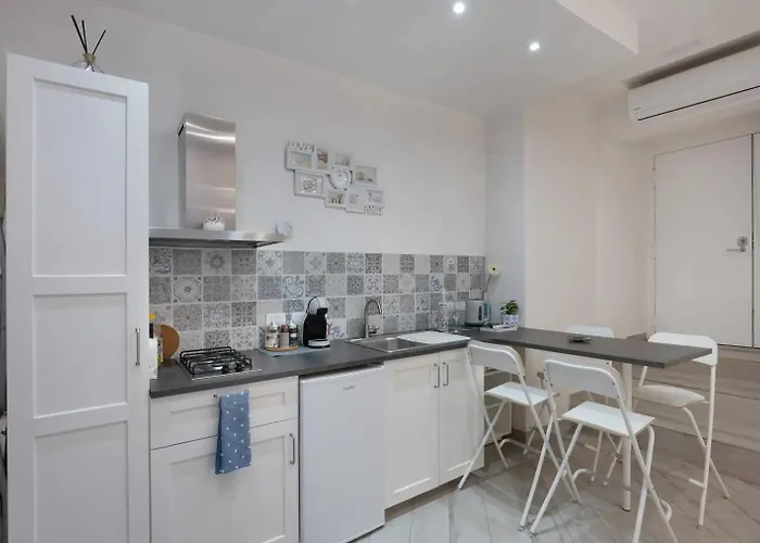 Casa Giulia Piazza Plebiscito * Neapel