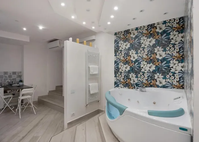 Casa Giulia Piazza Plebiscito * Neapel